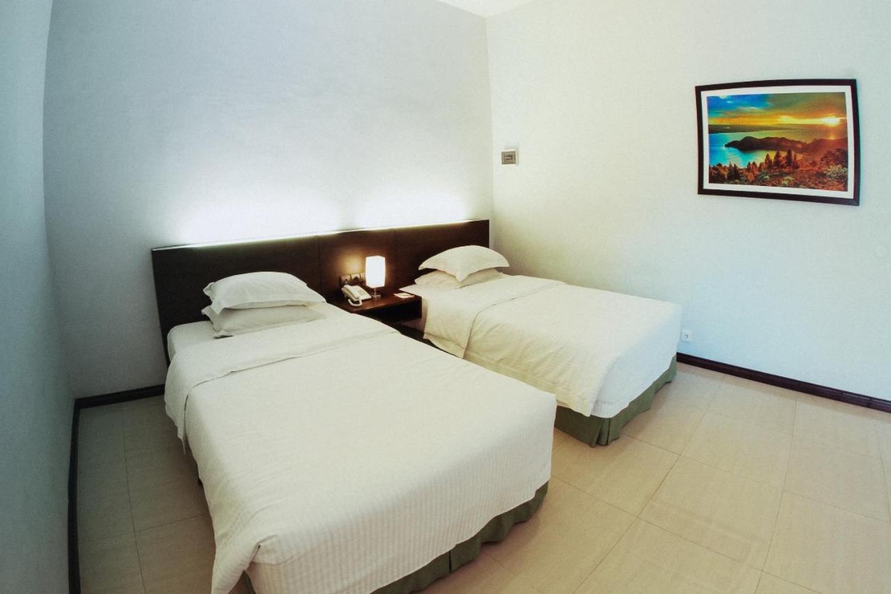 The Hill Resort Sibolangit Exterior photo