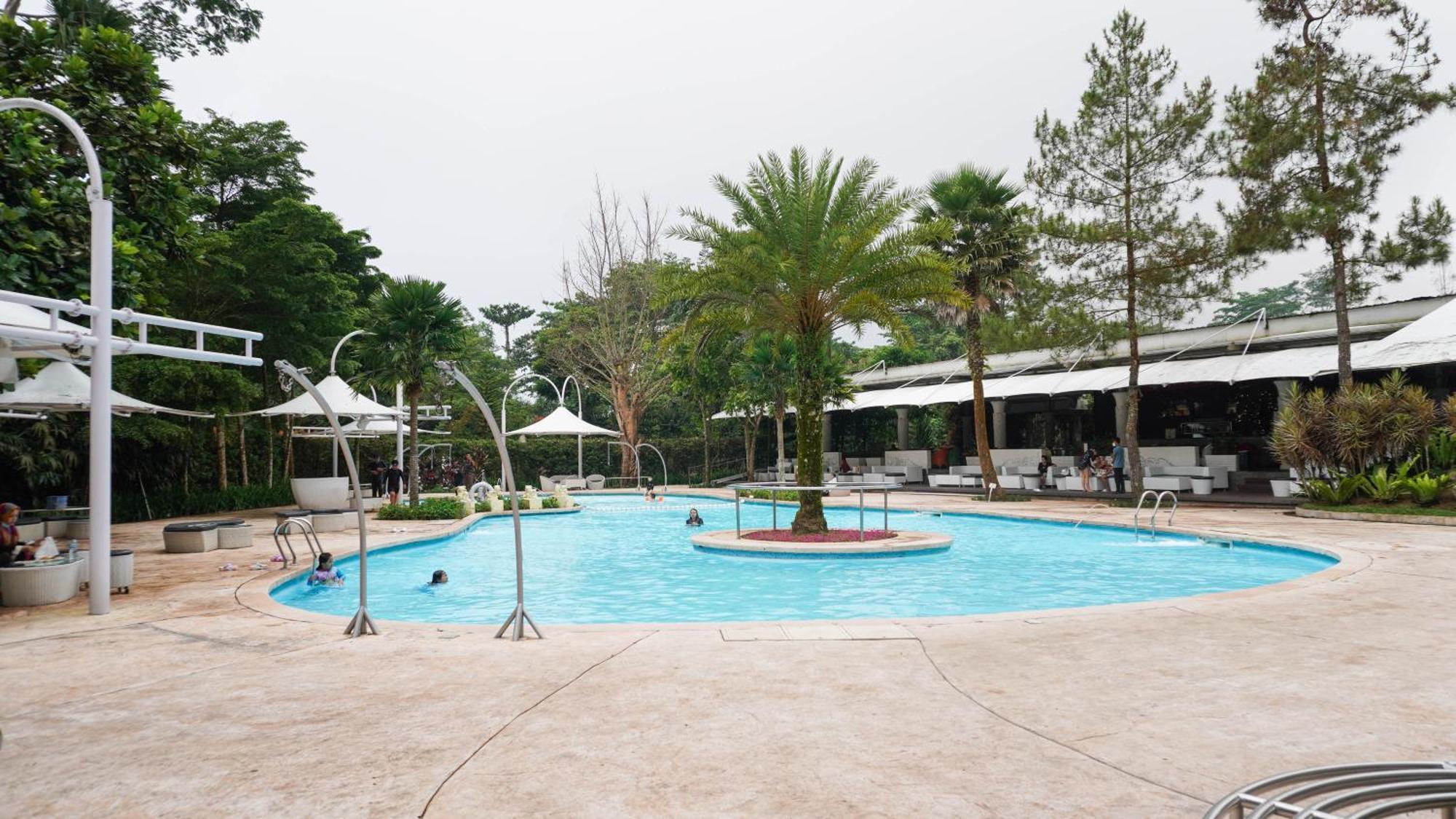 The Hill Resort Sibolangit Exterior photo